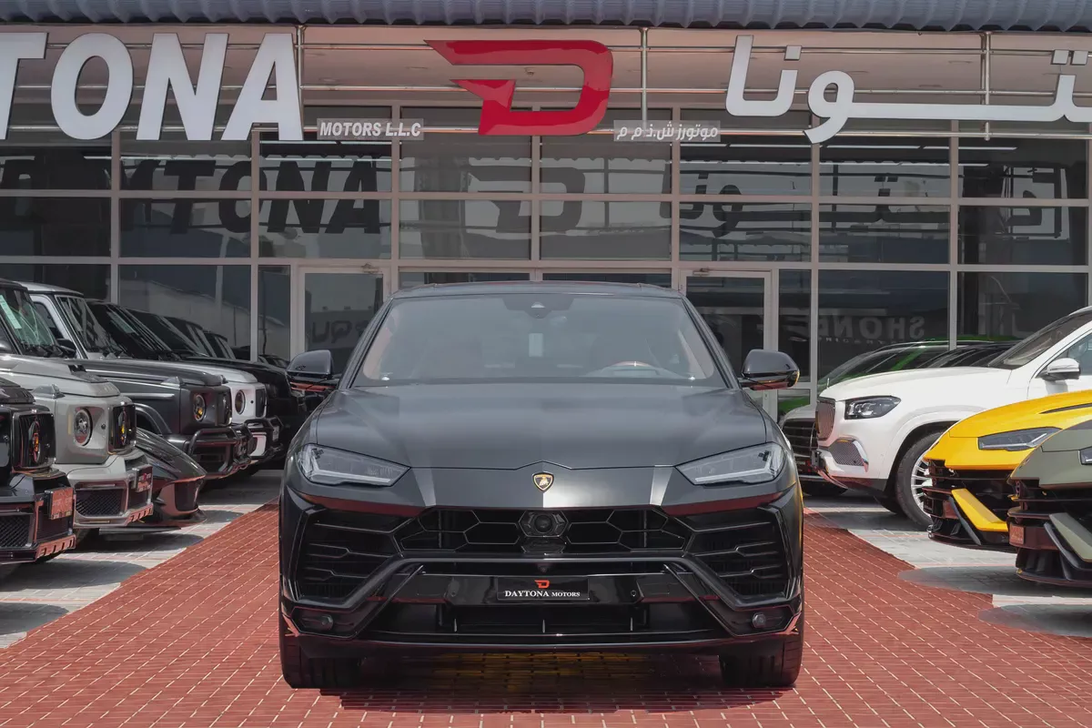Lamborghini Urus Standard Japanese Specs -| 8,000km | Under Warranty | 2022-4-4