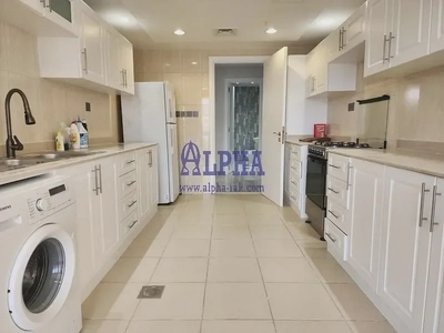 Charming 3BR+ Maid Room| Beautiful Views!-4