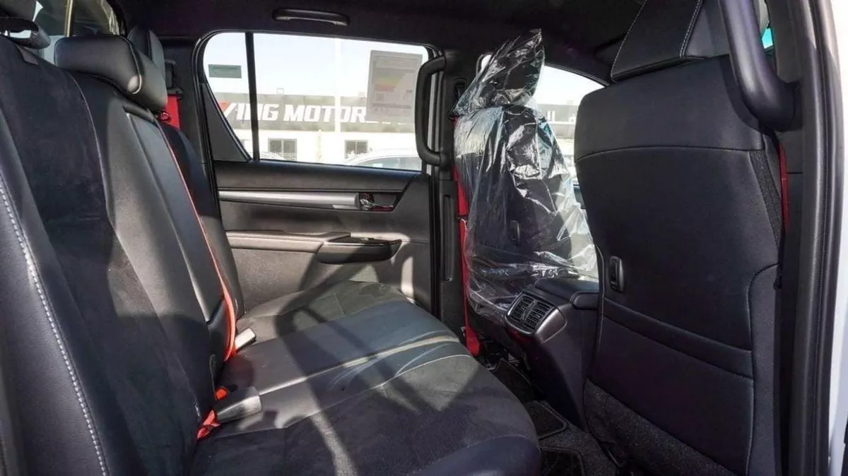 Toyota Hilux GR Sport 4.0L-12-0