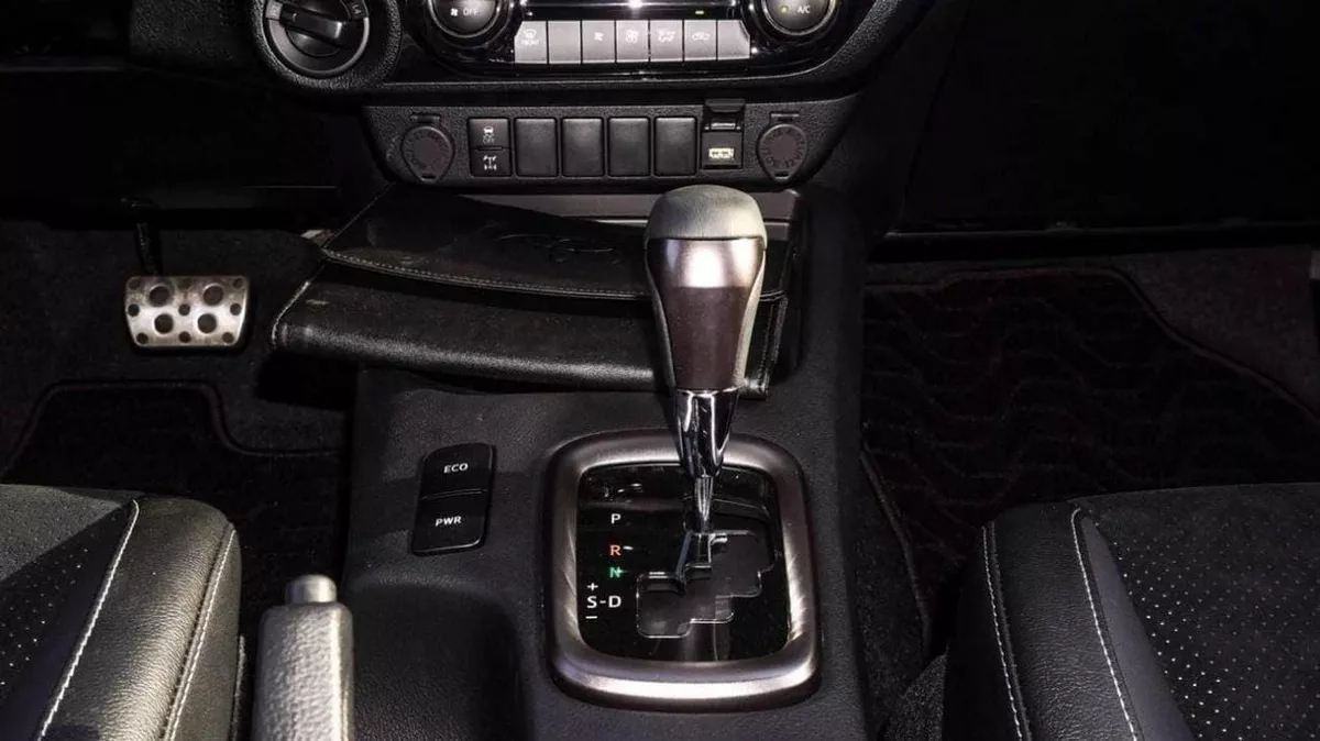 Toyota Hilux GR Sport 4.0L-6-0