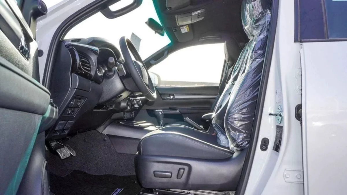 Toyota Hilux GR Sport 4.0L-7-0