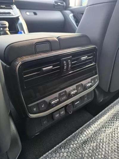 Toyota Land Cruiser VXR-9