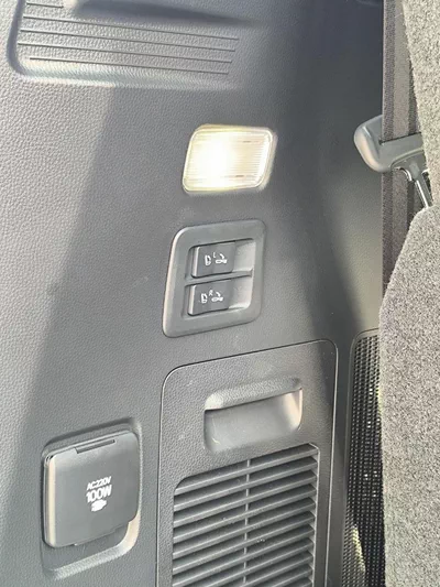Toyota Land Cruiser VXR-8