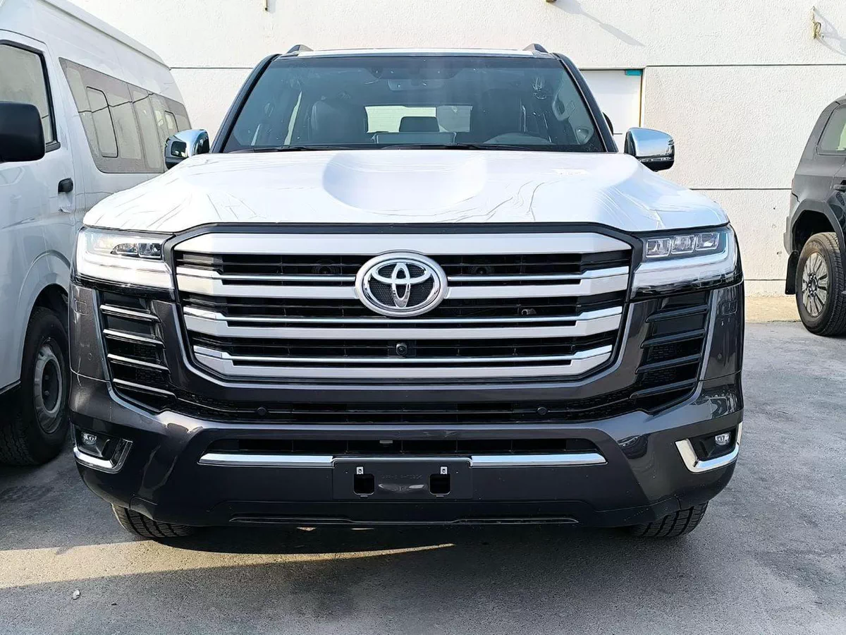 Toyota Land Cruiser VXR-1-0