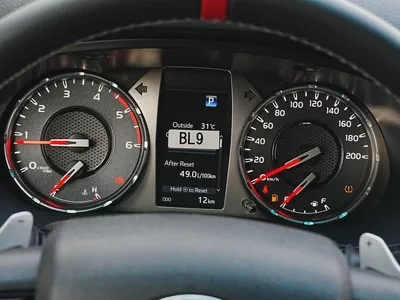 Hilux D/C P/up 4x4 2.8L DIESEL AUTO GR-S RED FLAP GCC BRAND NEW 0KM-9