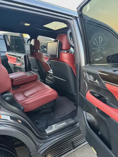 Lexus LX 570 Signature 2017 | GCC Specs | Pristine Condition-17