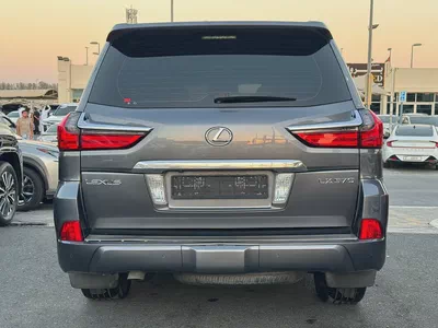 Lexus LX 570 Signature 2017 | GCC Specs | Pristine Condition-8