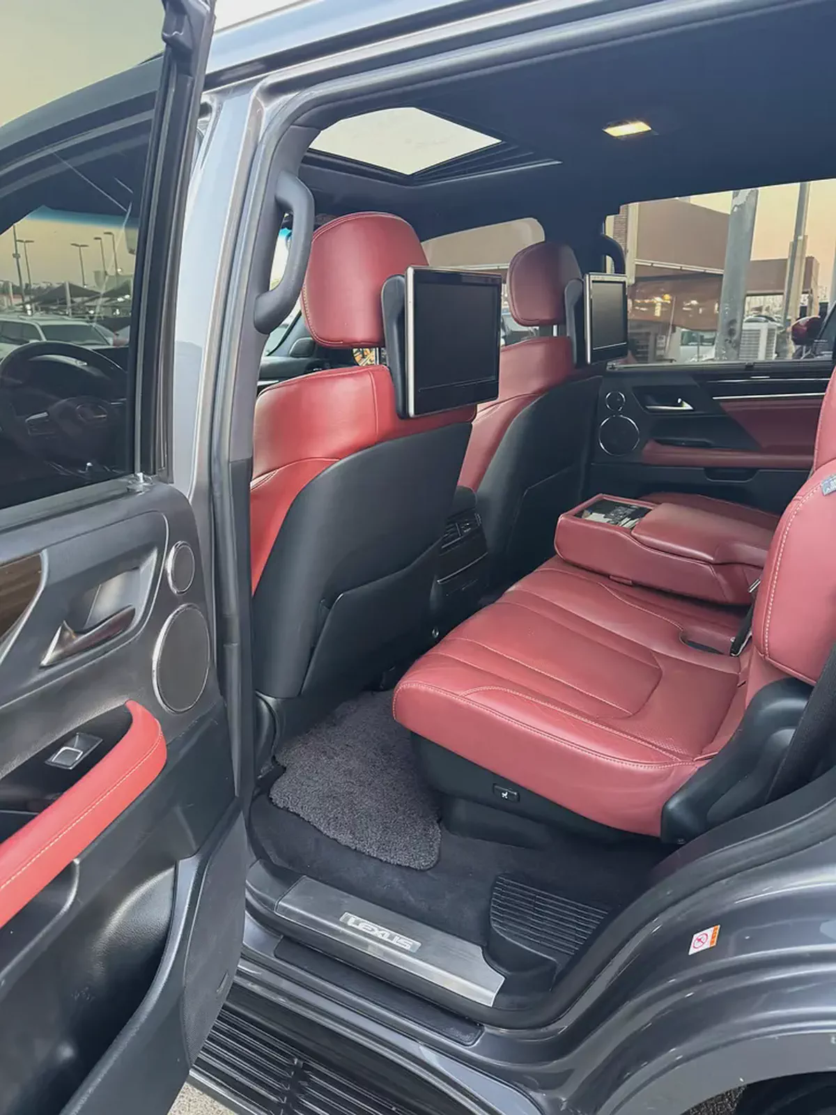 Lexus LX 570 Signature 2017 | GCC Specs | Pristine Condition-15-15