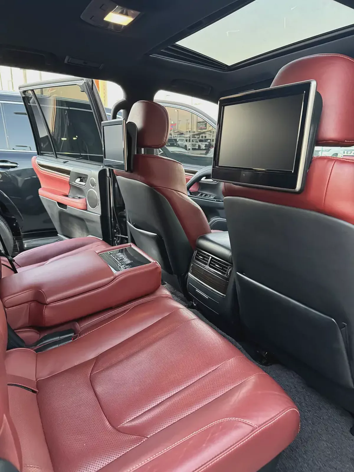 Lexus LX 570 Signature 2017 | GCC Specs | Pristine Condition-18-18