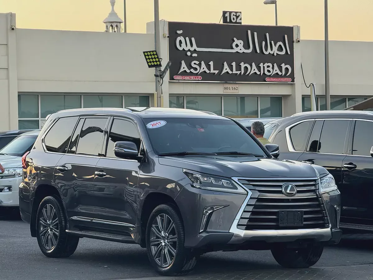 Lexus LX 570 Signature 2017 | GCC Specs | Pristine Condition-3-3