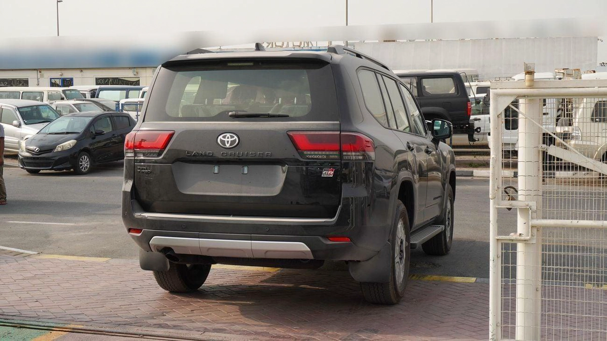 Toyota Land Cruiser GR SPORT 3.5L V6-17-17