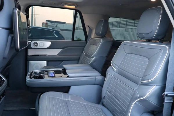 Lincoln Navigator Presidential 2023 – GCC Specification - Under Agency Warranty Until 2028