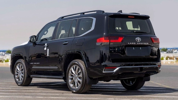 Toyota Land Cruiser LC VX 3.3D\(LHD) TOYOTA LAND CRUISER LC300 VX 3.3D AT MY2025 – BLACK