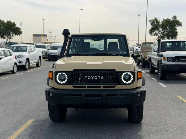 Toyota Land Cruiser 70 LC 76 Petrol 4.0L Full Option Automatic Model 2025 Omani Specifications