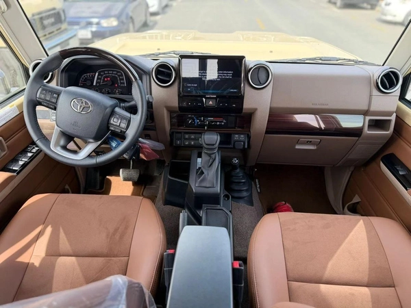 Toyota Land Cruiser 70 LC 76 Petrol 4.0L Full Option Automatic Model 2025 Omani Specifications