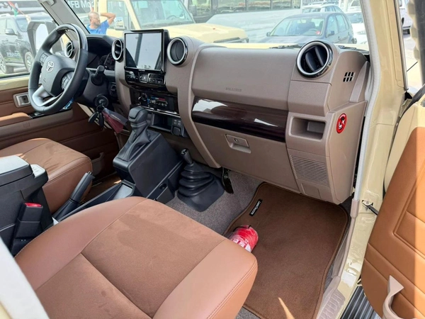 Toyota Land Cruiser 70 LC 76 Petrol 4.0L Full Option Automatic Model 2025 Omani Specifications