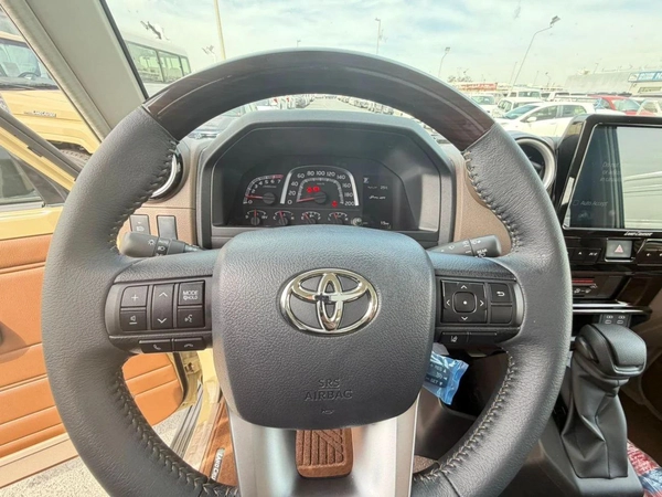 Toyota Land Cruiser 70 LC 76 Petrol 4.0L Full Option Automatic Model 2025 Omani Specifications