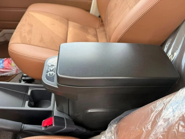 Toyota Land Cruiser 70 LC 76 Petrol 4.0L Full Option Automatic Model 2025 Omani Specifications