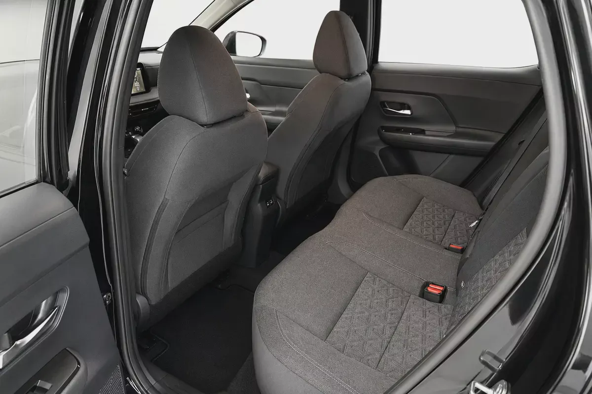 Nissan Kicks SV 2025 l Brand New Condition l Al Masaood Warranty l AED 1,567 / Monthly-12-12