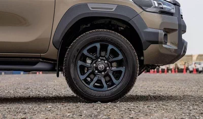 Toyota Hilux ADVENTURE-13