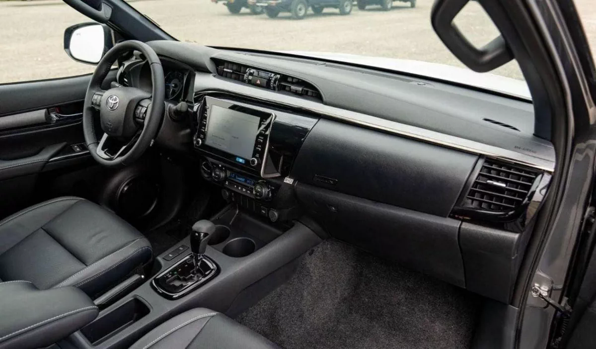 Toyota Hilux ADVENTURE-14-0