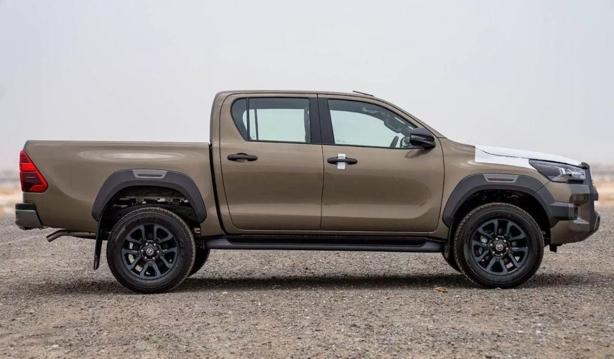 Toyota Hilux ADVENTURE-6-0