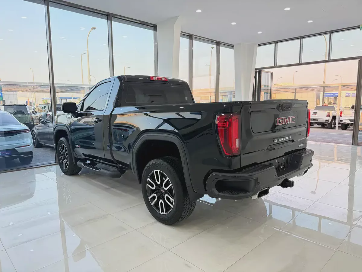 جي ام سي سييرا GMC Sierra AT4 اسود/ اسود 2023 (بن حمودة)-3-3