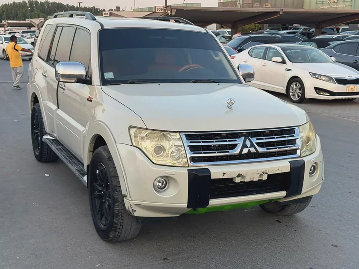 Mitsubshi pajero 2010 whitecooor fullopshin calen car-5-5