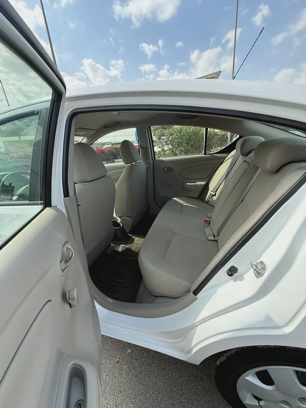 Nissan Sunny 2023,SV,GCC,Original Paint,Low Km Can Arrange Bank Loan-7-7