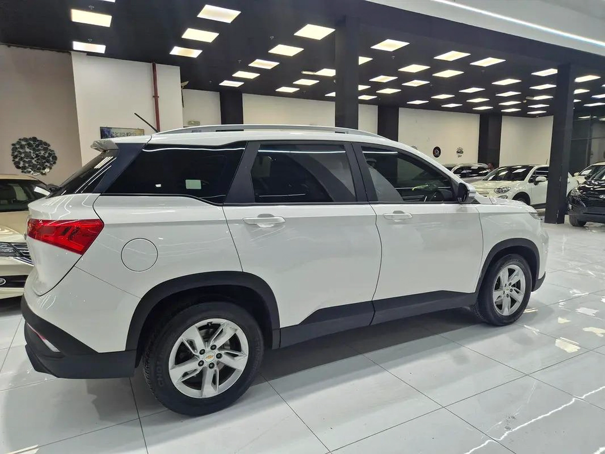 Chevrolet Captiva Gcc Mid option-2-2