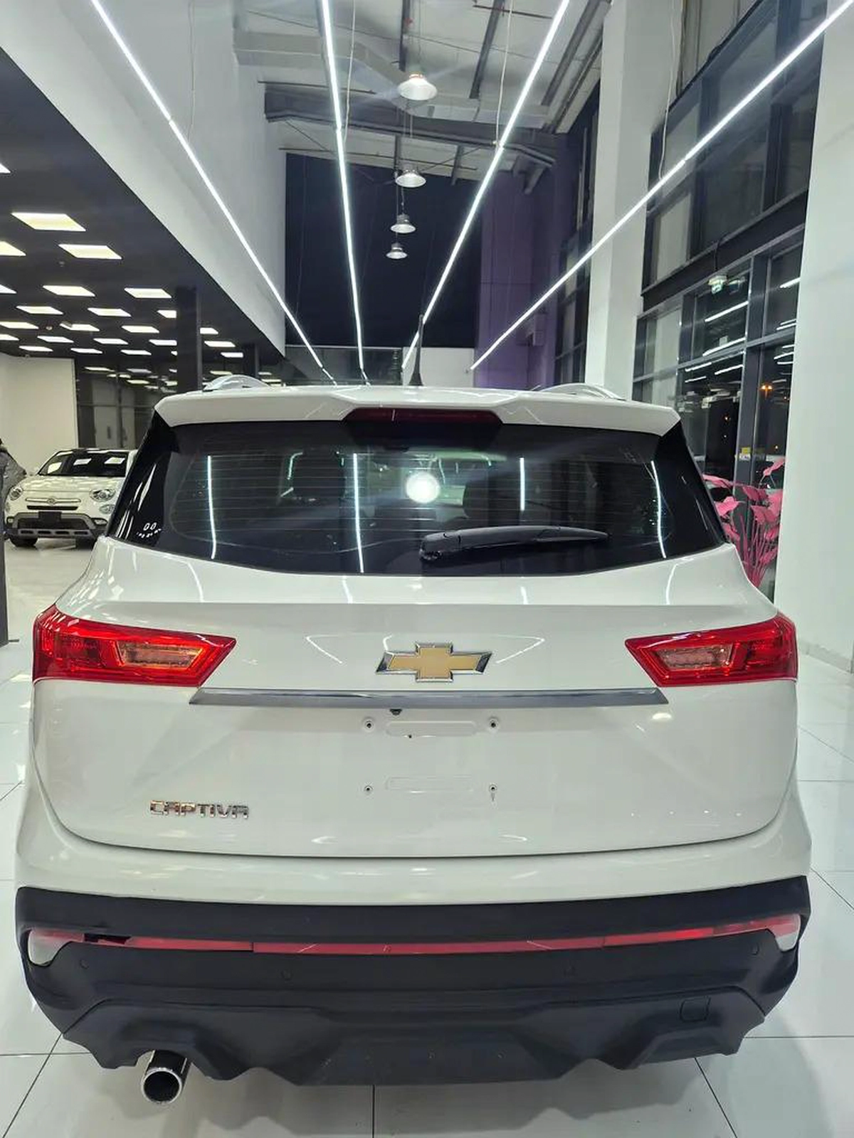 Chevrolet Captiva Gcc Mid option-1-1