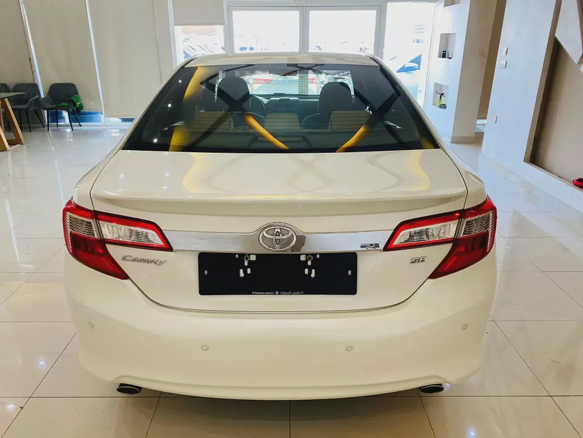 Toyota Camry SE Plus 2014 - GCC Specs - Reliable and Fuel Efficient-9-9