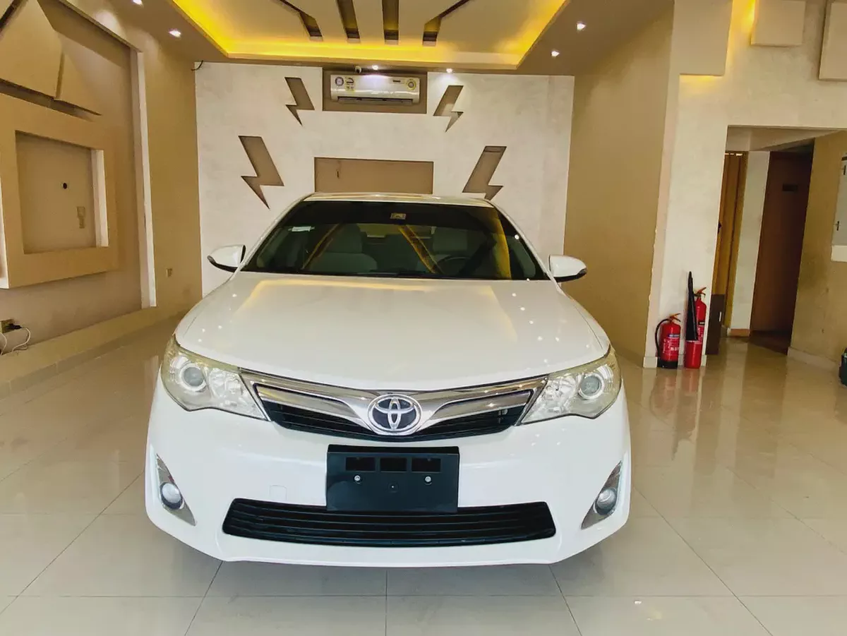 Toyota Camry SE Plus 2014 - GCC Specs - Reliable and Fuel Efficient-18-18