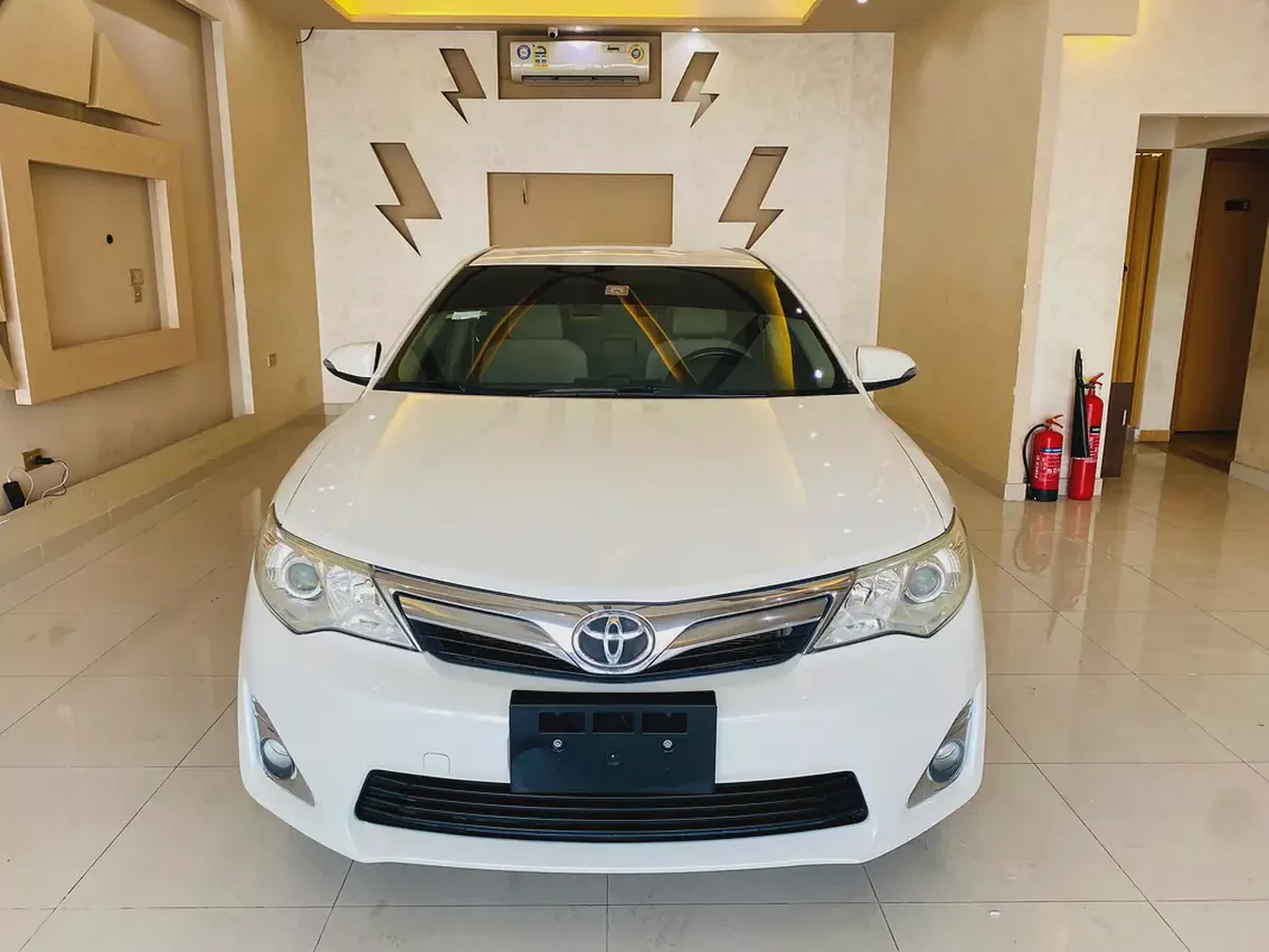 Toyota Camry SE Plus 2014 - GCC Specs - Reliable and Fuel Efficient