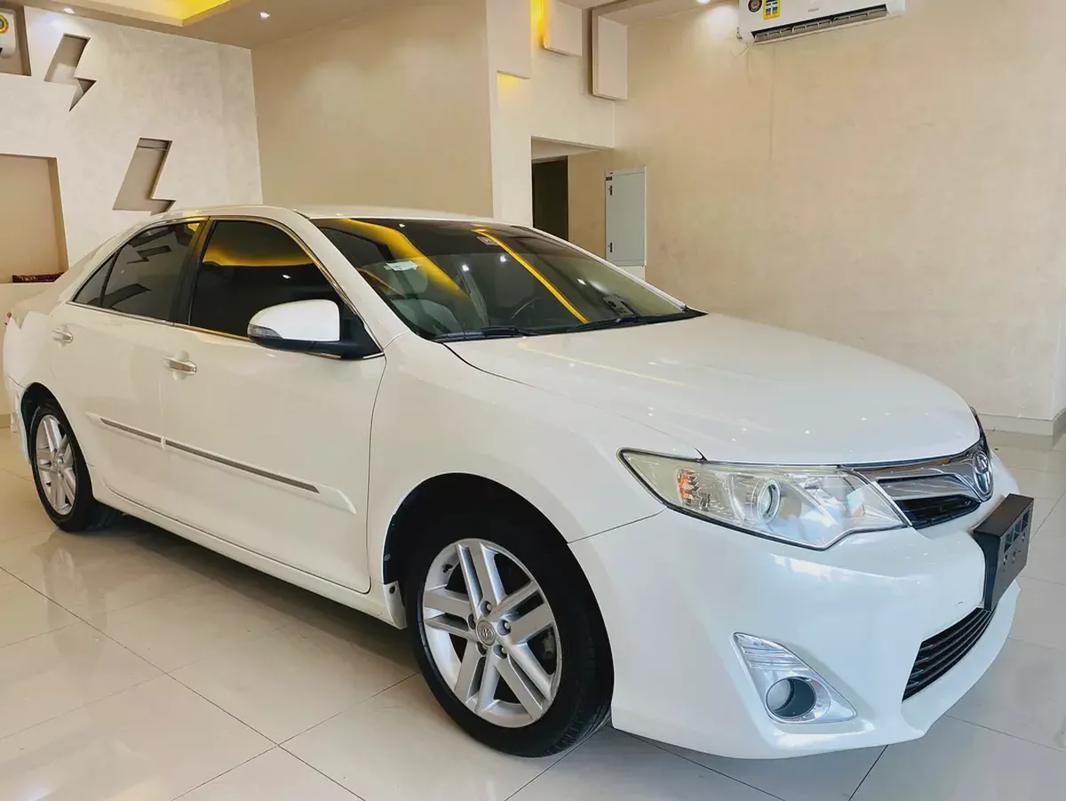 Toyota Camry SE Plus 2014 - GCC Specs - Reliable and Fuel Efficient-4-4