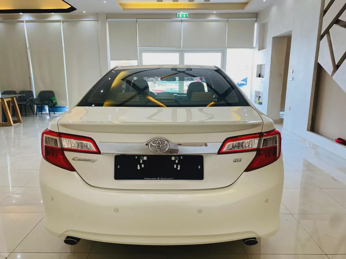 Toyota Camry SE Plus 2014 - GCC Specs - Reliable and Fuel Efficient-6-6