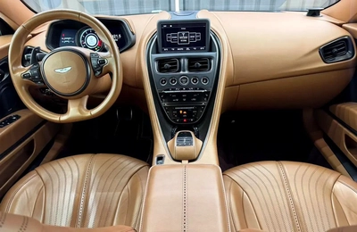 Low Mileage | GCC | Aston Martin Service History-4