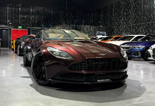 Low Mileage | GCC | Aston Martin Service History