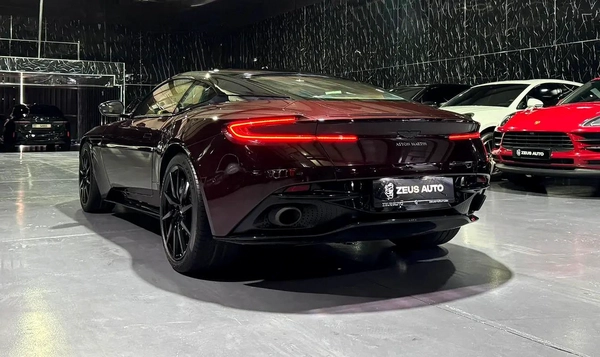 Low Mileage | GCC | Aston Martin Service History