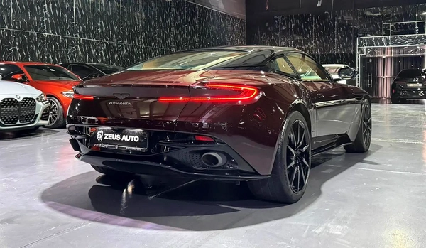 Low Mileage | GCC | Aston Martin Service History