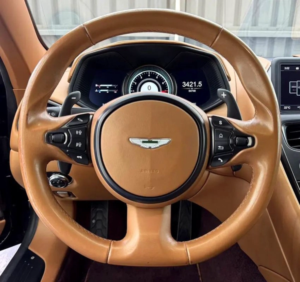 Low Mileage | GCC | Aston Martin Service History