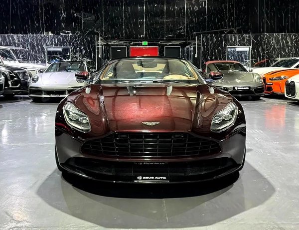 Low Mileage | GCC | Aston Martin Service History