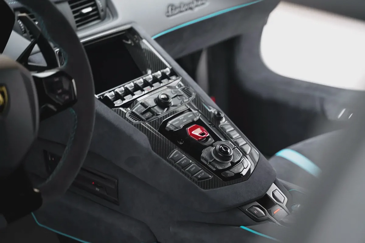 2022 Lamborghini Aventador SVJ 63-17-17