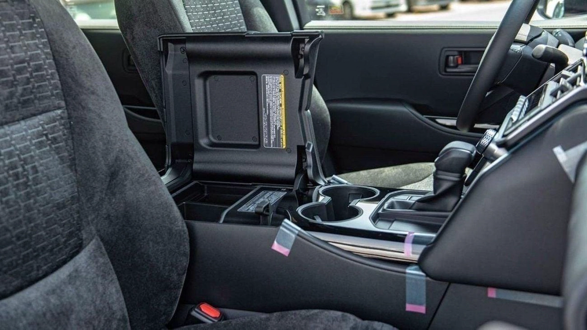 Toyota Land Cruiser GXR2 3.3L