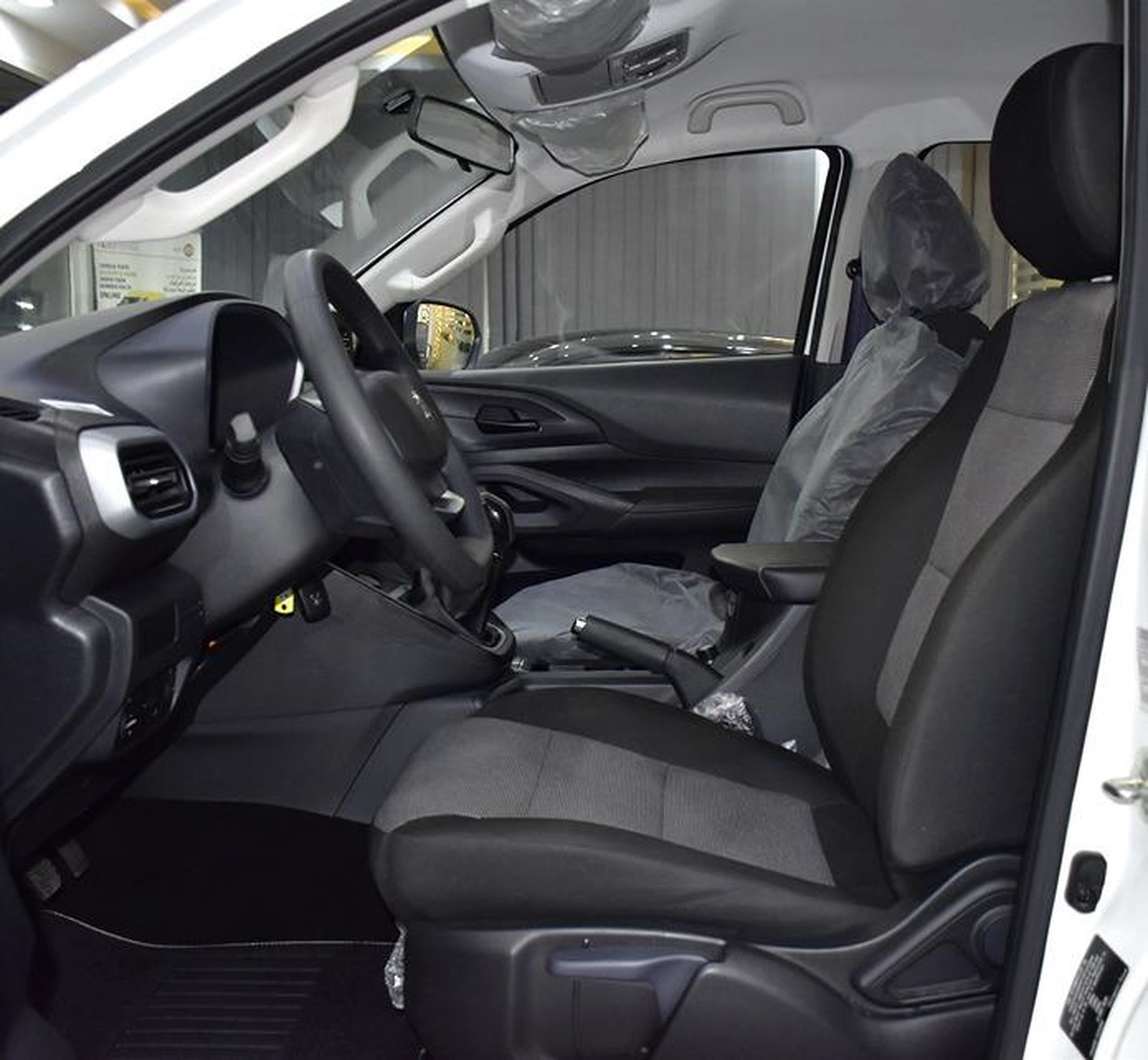 Peugeot Landtrek ( 2023 Model ) in White Color GCC Specs-7-7