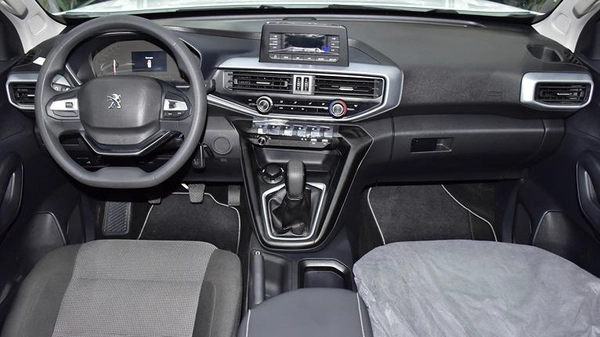 Peugeot Landtrek ( 2023 Model ) in White Color GCC Specs