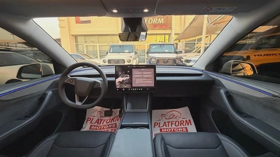 Tesla Model Y Long Range Dual Motors 2025 | GCC Specs | Under warranty-9