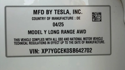Tesla Model Y Long Range Dual Motors 2025 | GCC Specs | Under warranty-14