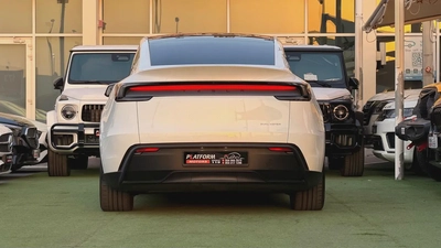 Tesla Model Y Long Range Dual Motors 2025 | GCC Specs | Under warranty-5