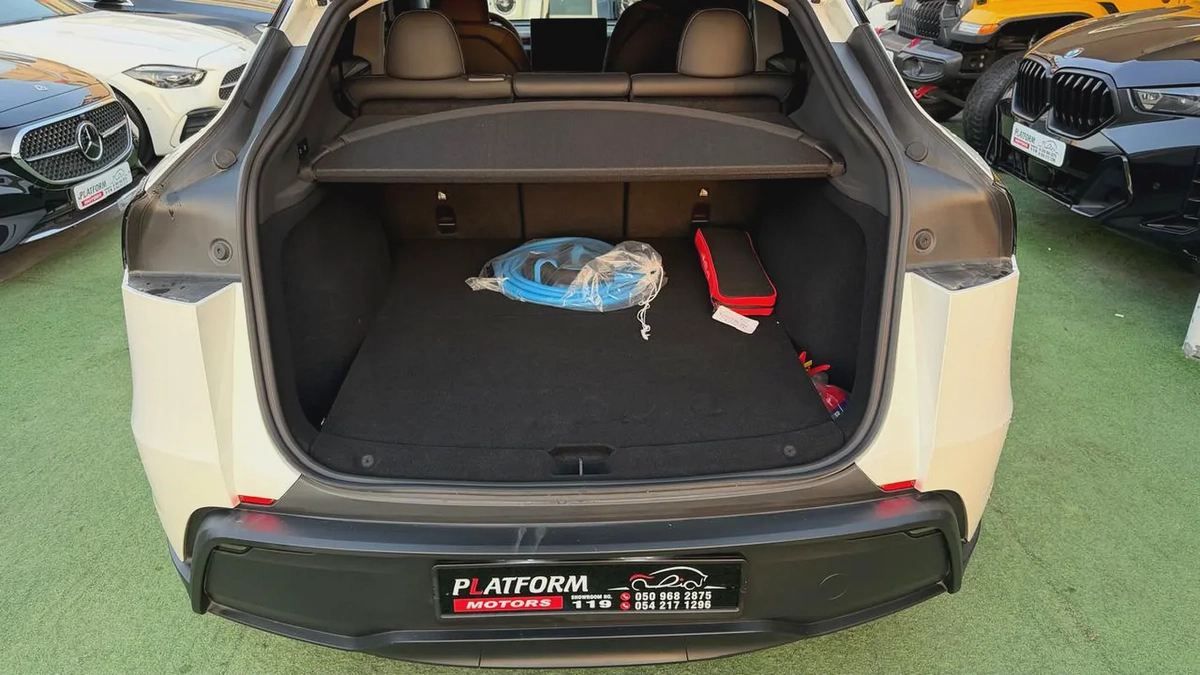 Tesla Model Y Long Range Dual Motors 2025 | GCC Specs | Under warranty
